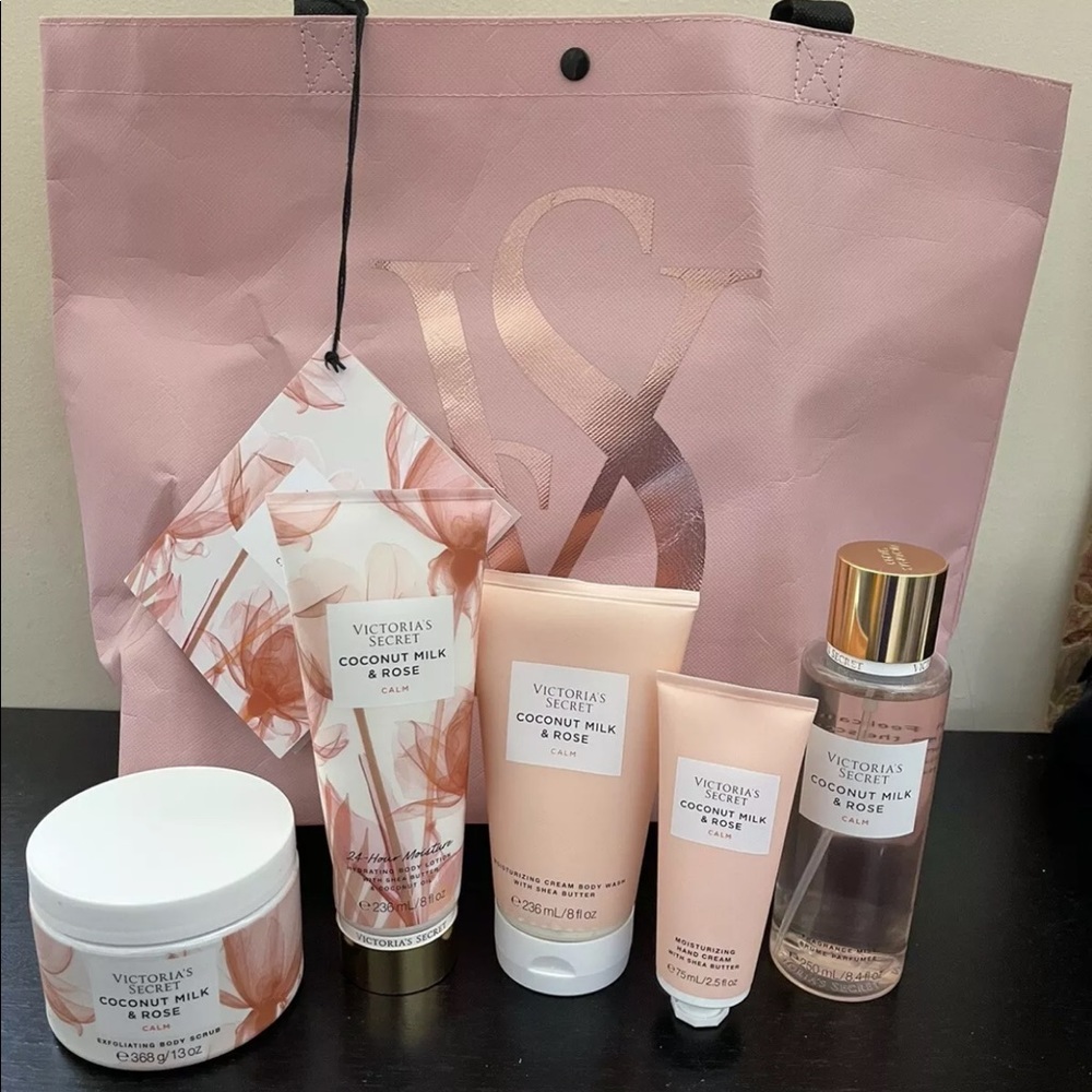 LAST ONE! Victoria’s Secret Natural Beauty Gift Set - Picture 11 of 15